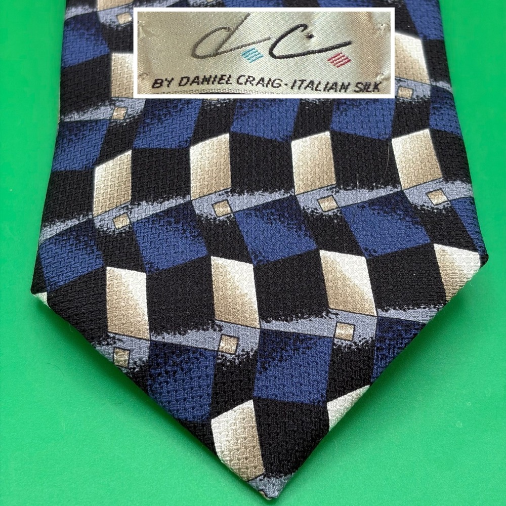 VTG 90s Daniel Craig 100% Silk Necktie Mens Navy Blue Geometric Tie Italian Made